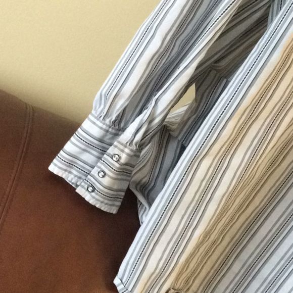 👀💞The Bedford💞comfortable button down shirt - Picture 6 of 8